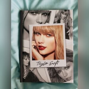 TAYLOR SWIFT AUTOBIOGRAPHY